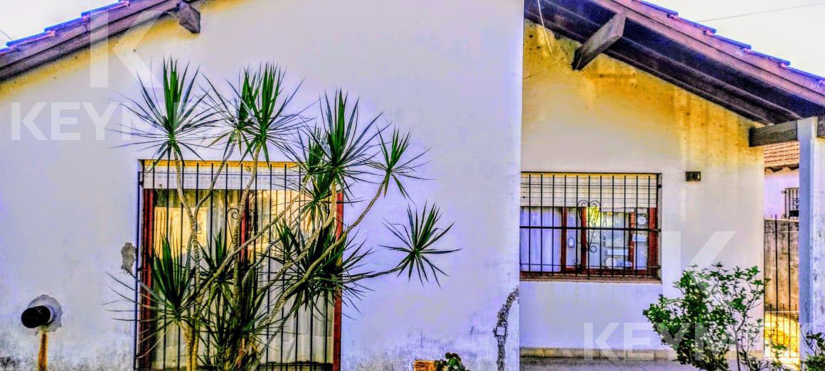 Casa en  calle 81 entre 12 y 12 bis