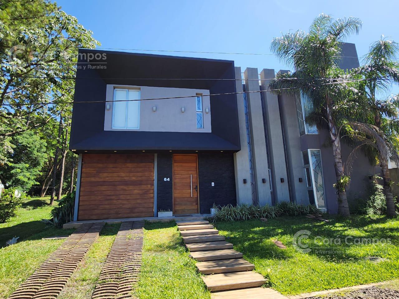 Casa de Diseño en Barrio Privado Panambi Amoblada