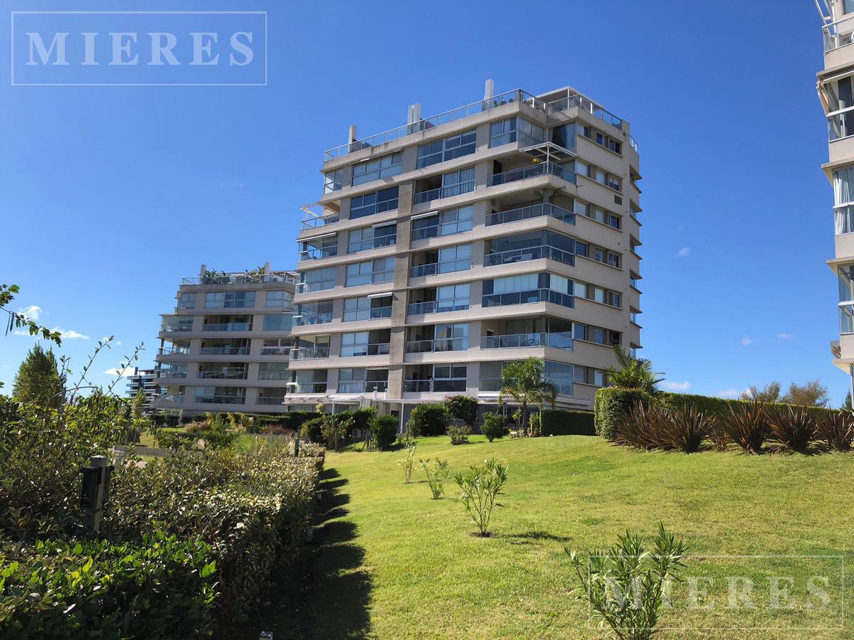 Departamento en Venta   - Edificio Marinas del Canal