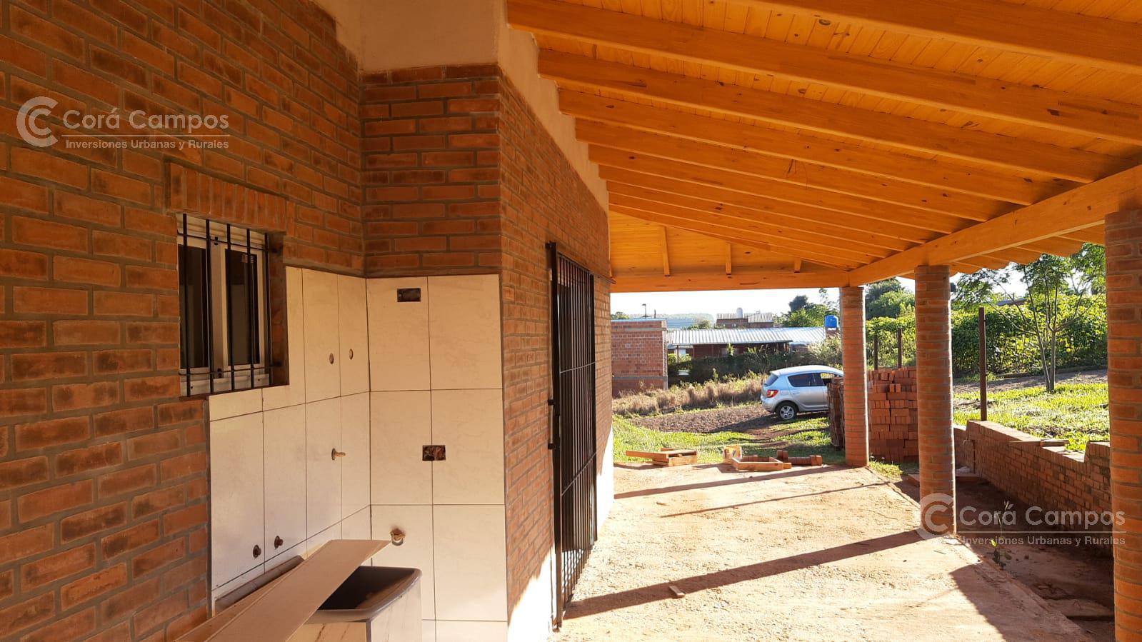 Se Vende Terreno con Casa a Estrenar en Capiovi, Misiones