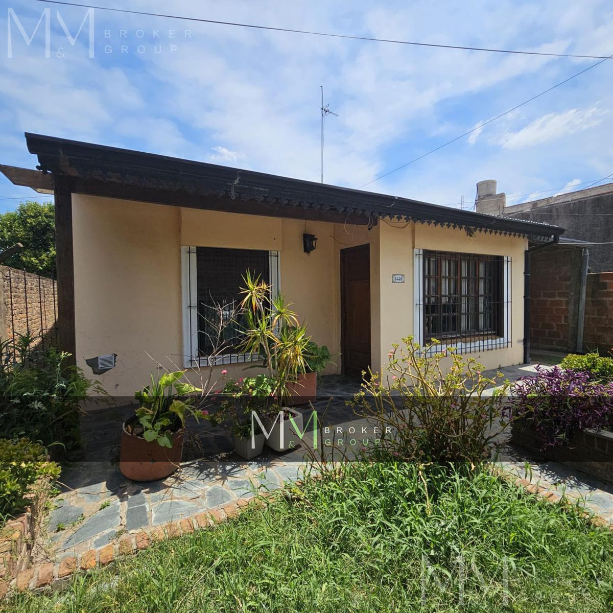 EN VENTA PROPIEDAD CON DOS CASAS, EXCELENTE UBICACIÓN, EN TRUJUI