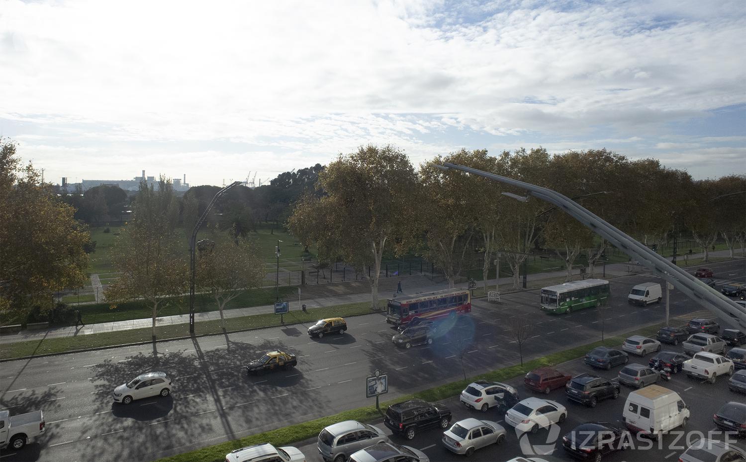 Departamento con vista al parque Thays y cochera