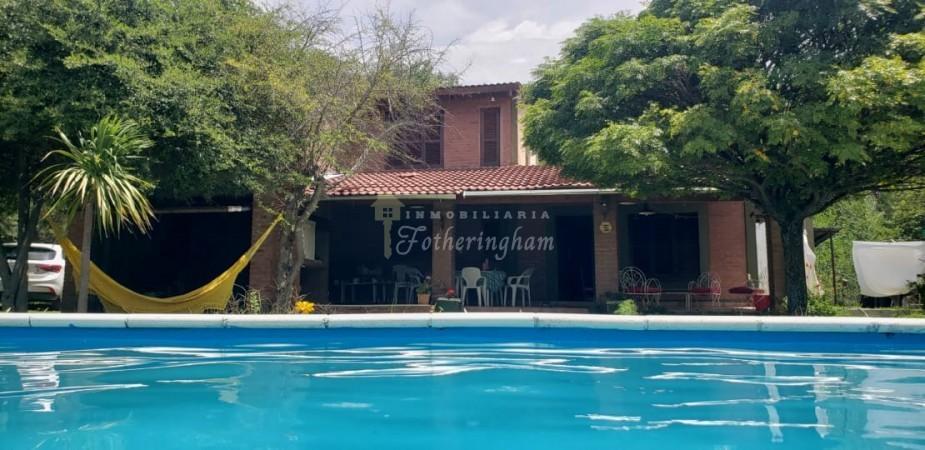 CASA CON PILETA EN VENTA   B° SANTA MÓNICA  SANTA ROSA DE CALAMUCHITA