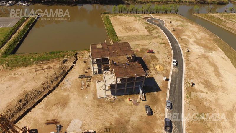 TERRENO VENTA CANAL BARRIO NAUTICO